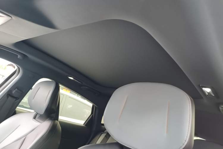 Used CHANGAN UNI-V 2022 1.5T Smart Navigation Version Headliner