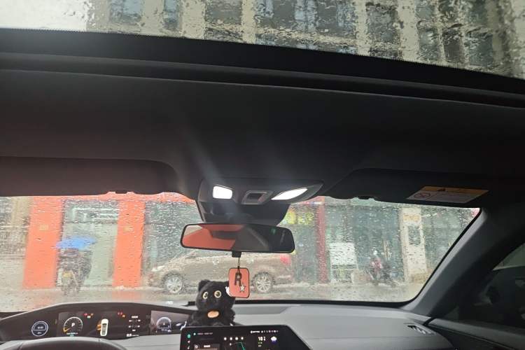 Used CHANGAN UNI-V 2022 1.5T Prestige Version Headliner