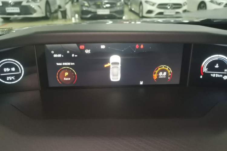 Used CHANGAN UNI-V 2022 1.5T Smart Navigation Version Instrument Cluster