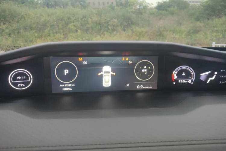 Used CHANGAN UNI-V 2022 1.5T Sport Edition Instrument Cluster