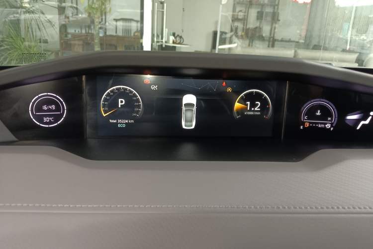 Used CHANGAN UNI-V 2022 1.5T Prestige Version Instrument Cluster