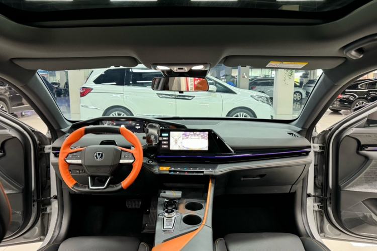 Used CHANGAN UNI-V 2022 1.5T Prestige Version Interior 1