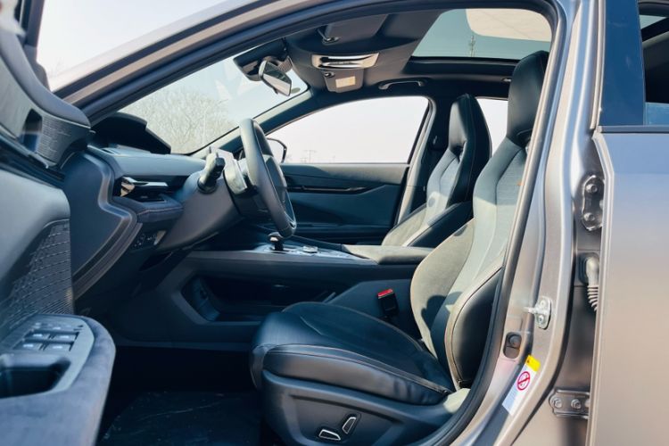 Used CHANGAN UNI-V 2022 2.0T Leading-Speed Edition Interior 1