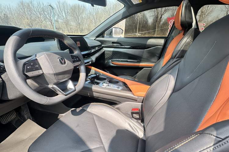 Used CHANGAN UNI-V 2022 1.5T Excellence Model Interior 1