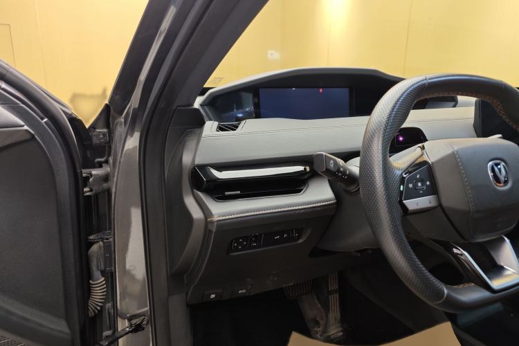 Used CHANGAN UNI-V 2022 1.5T Smart Navigation Version Interior 12