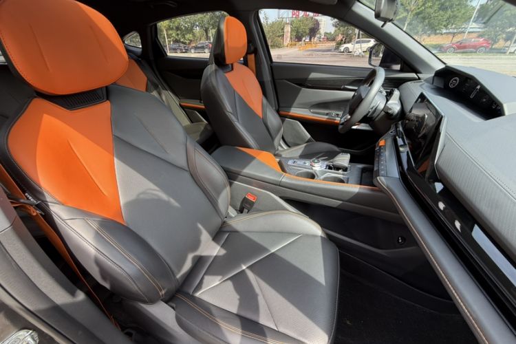 Used CHANGAN UNI-V 2022 1.5T Prestige Version Interior 12
