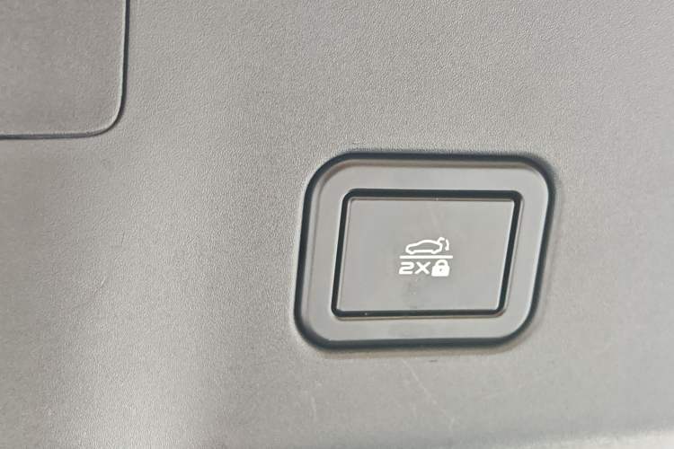 Used CHANGAN UNI-V 2022 1.5T Sport Edition Interior 12