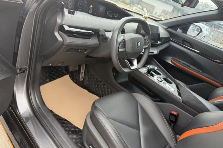 Used CHANGAN UNI-V 2022 1.5T Sport Edition Interior 2