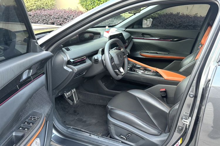Used CHANGAN UNI-V 2022 1.5T Prestige Version Interior 2