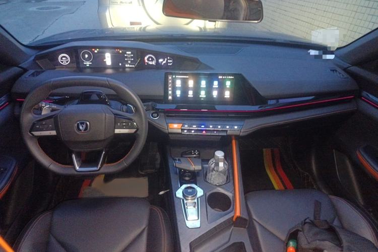 Used CHANGAN UNI-V 2022 1.5T Prestige Version Interior 2