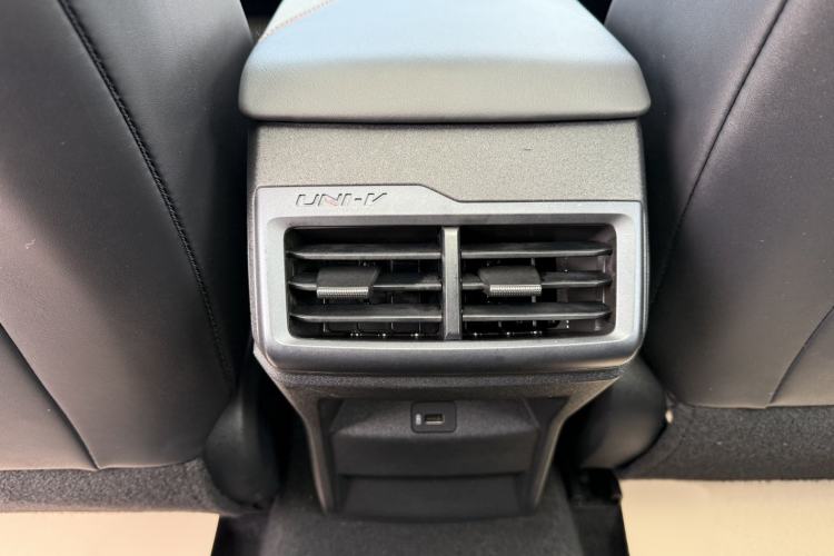Used CHANGAN UNI-V 2022 1.5T Smart Navigation Version Interior 2