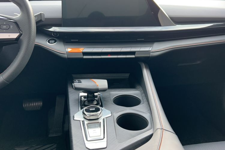 Used CHANGAN UNI-V 2022 1.5T Smart Navigation Version Interior 2