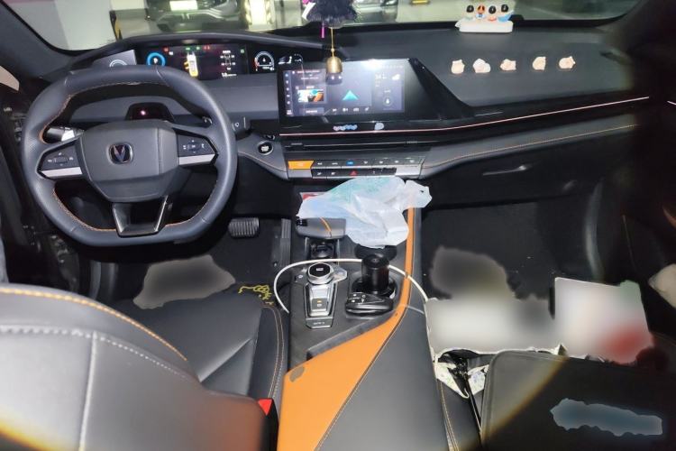 Used CHANGAN UNI-V 2022 1.5T Prestige Version Interior 2