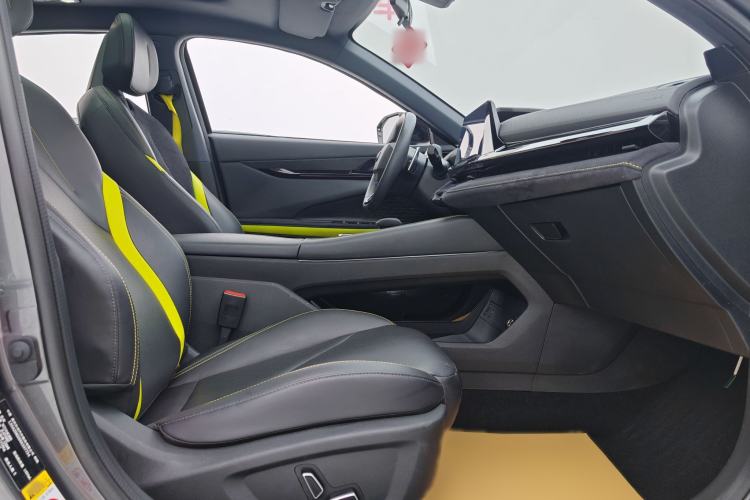 Used CHANGAN UNI-V 2022 1.5T Sport Edition Interior 2