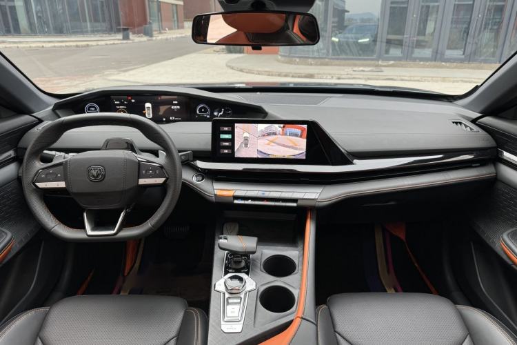 Used CHANGAN UNI-V 2022 1.5T Prestige Version Interior 2