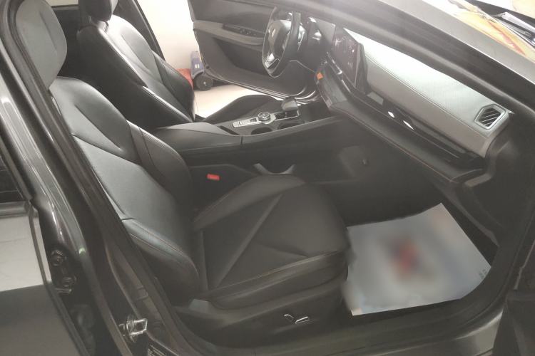 Used CHANGAN UNI-V 2022 1.5T Prestige Version Interior 3