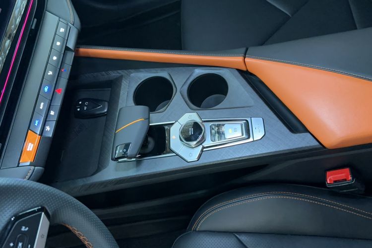 Used CHANGAN UNI-V 2022 1.5T Prestige Version Interior 3