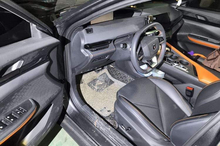 Used CHANGAN UNI-V 2022 1.5T Prestige Version Interior 3