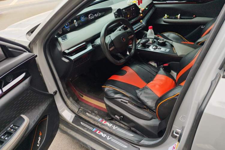 Used CHANGAN UNI-V 2022 1.5T Prestige Version Interior 3