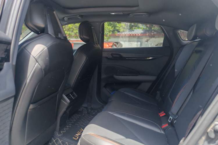 Used CHANGAN UNI-V 2022 1.5T Prestige Version Interior 3