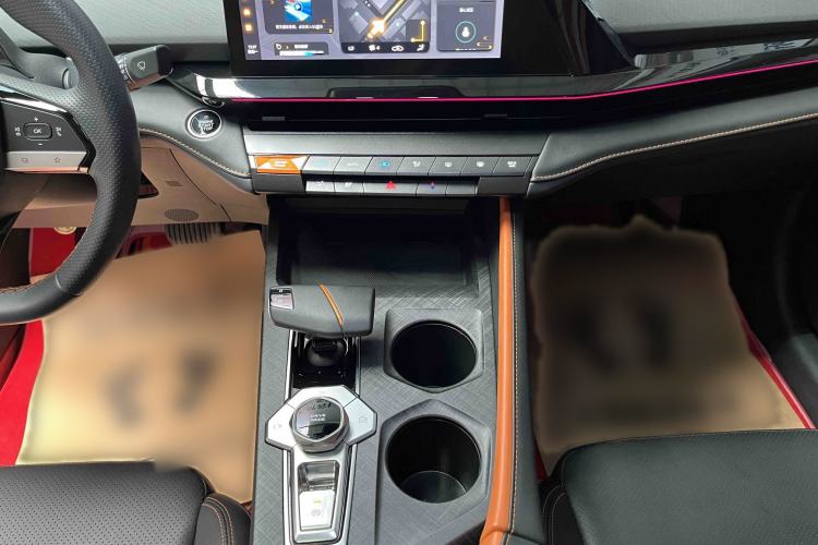 Used CHANGAN UNI-V 2022 1.5T Prestige Version Interior 3