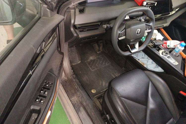 Used CHANGAN UNI-V 2022 1.5T Prestige Version Interior 3
