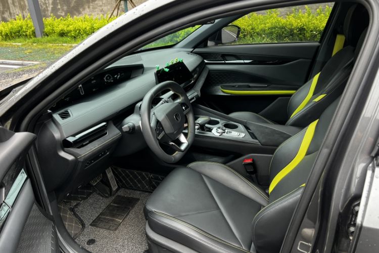 Used CHANGAN UNI-V 2022 1.5T Sport Edition Interior 3