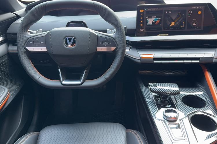 Used CHANGAN UNI-V 2022 1.5T Prestige Version Interior 3