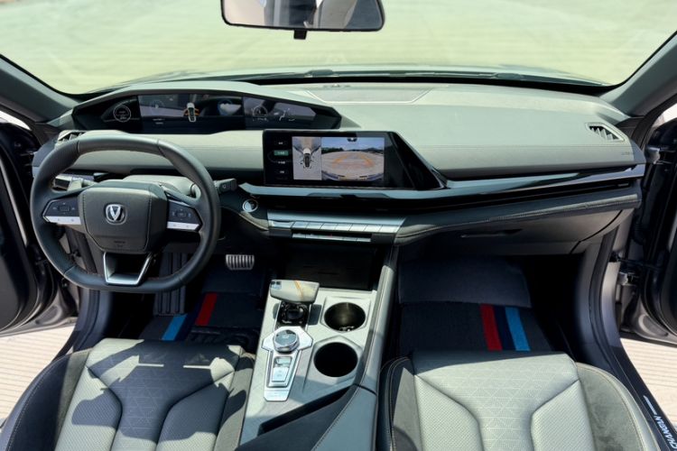 Used CHANGAN UNI-V 2022 2.0T Sporty Version Interior 3