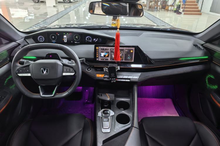 Used CHANGAN UNI-V 2022 1.5T Sport Edition Interior 3