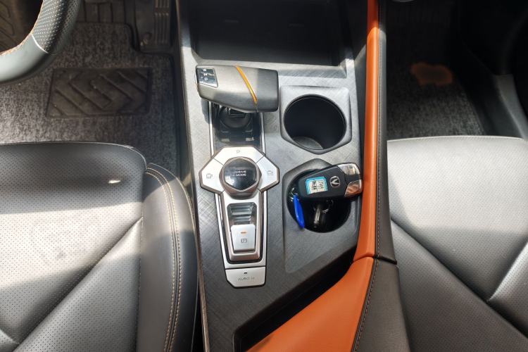 Used CHANGAN UNI-V 2022 1.5T Prestige Version Interior 4