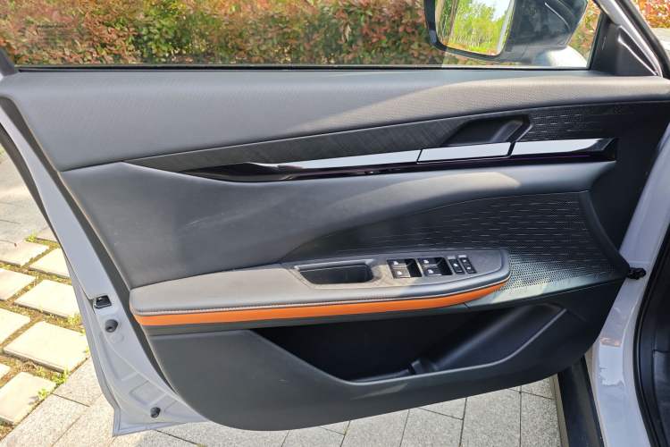 Used CHANGAN UNI-V 2022 1.5T Prestige Version Interior 4