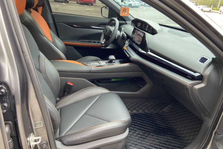 Used CHANGAN UNI-V 2022 1.5T Prestige Version Interior 4