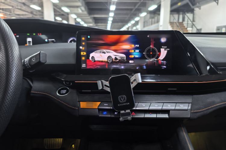 Used CHANGAN UNI-V 2022 1.5T Sport Edition Interior 4
