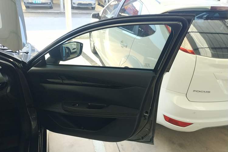 Used CHANGAN UNI-V 2022 2.0T Sporty Version Interior 5