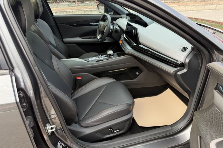 Used CHANGAN UNI-V 2022 1.5T Smart Navigation Version Interior 5