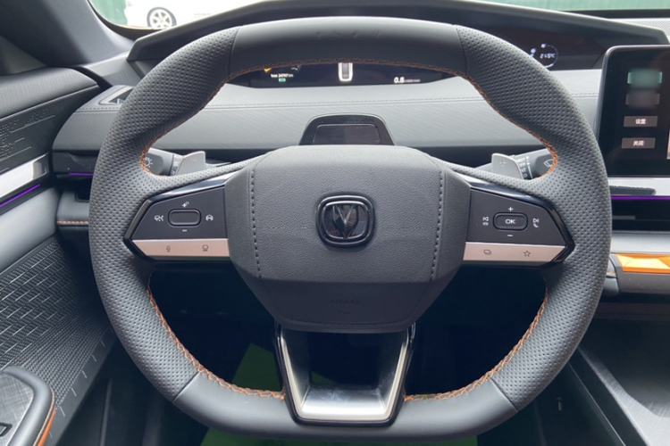 Used CHANGAN UNI-V 2022 1.5T Prestige Version Interior 5