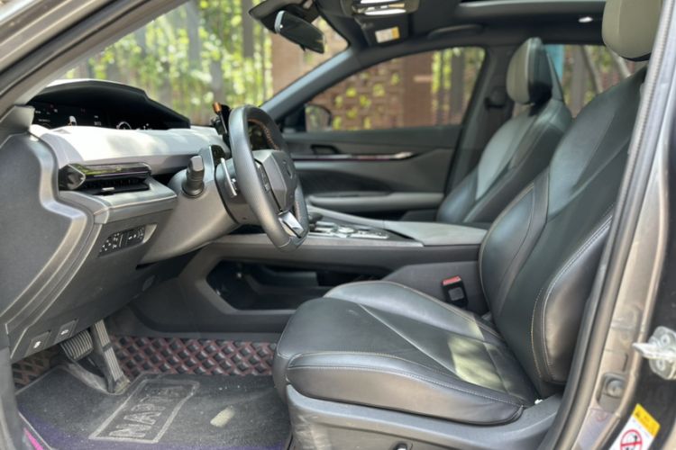 Used CHANGAN UNI-V 2022 1.5T Prestige Version Interior 5