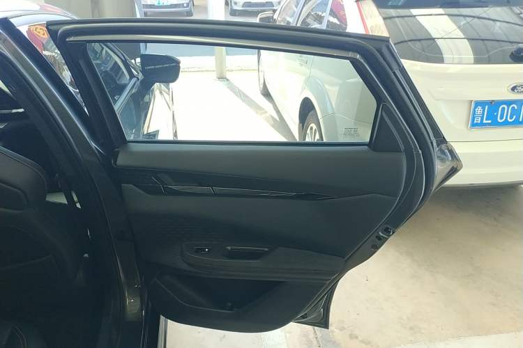 Used CHANGAN UNI-V 2022 2.0T Sporty Version Interior 6