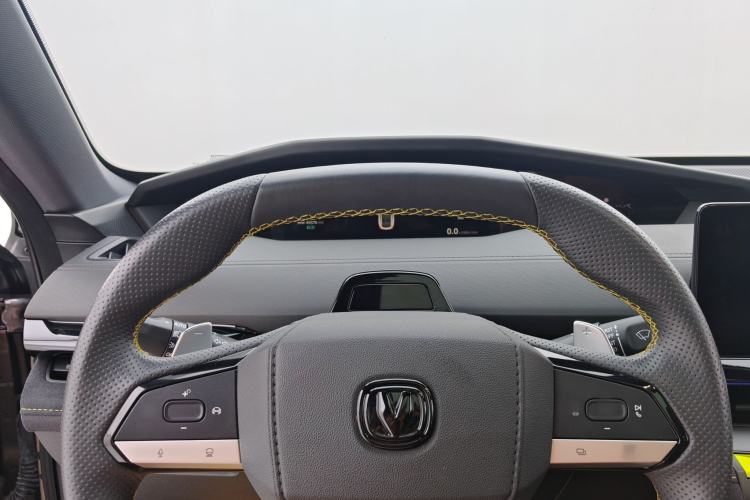 Used CHANGAN UNI-V 2022 1.5T Sport Edition Interior 7