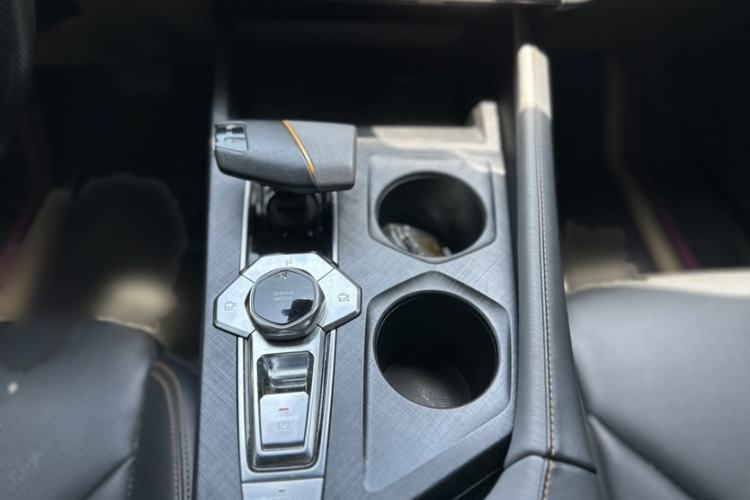 Used CHANGAN UNI-V 2022 1.5T Prestige Version Interior 7