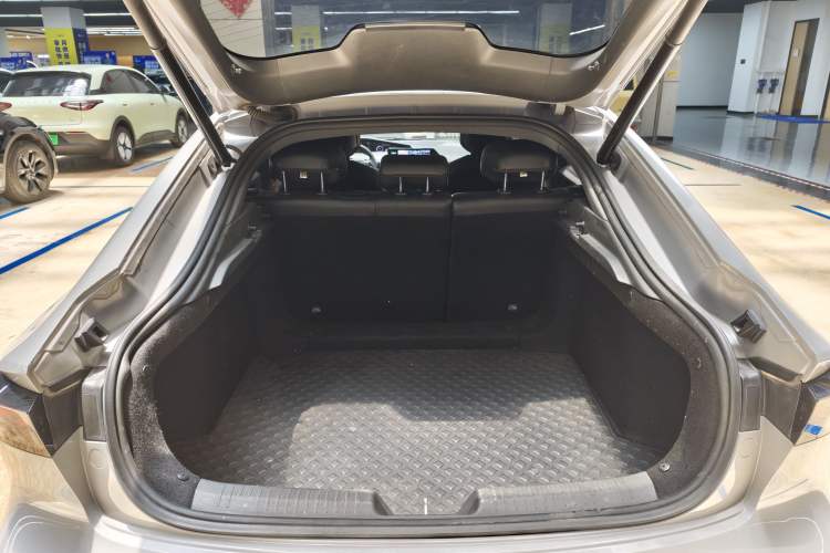 Used CHANGAN UNI-V 2022 1.5T Prestige Version Interior 8