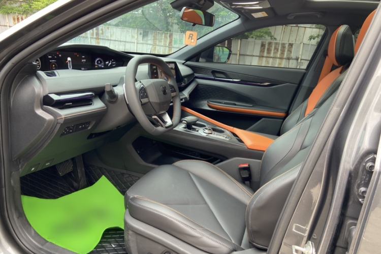 Used CHANGAN UNI-V 2022 1.5T Prestige Version Interior 8