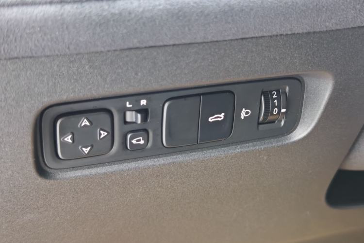 Used CHANGAN UNI-V 2022 1.5T Sport Edition Interior 9