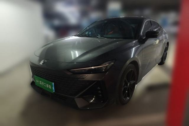 Ojetý CHANGAN UNI-V 2022 1.5T Prestige Version