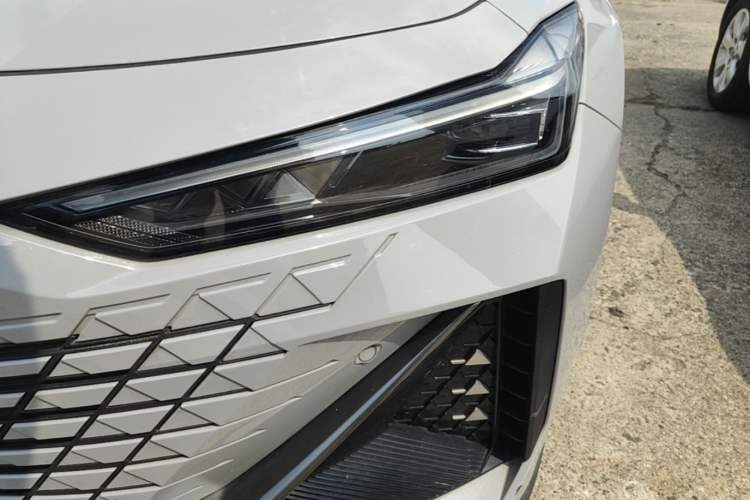 Used CHANGAN UNI-V 2022 1.5T Prestige Version Left Front Headlight