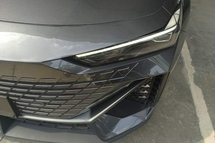 Used CHANGAN UNI-V 2022 1.5T Prestige Version Left Front Headlight
