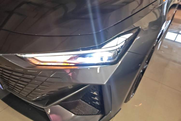 Used CHANGAN UNI-V 2022 1.5T Prestige Version Left Front Headlight