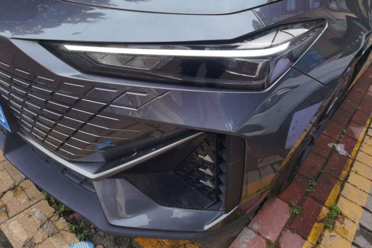 Used CHANGAN UNI-V 2022 1.5T Prestige Version Left Front Headlight