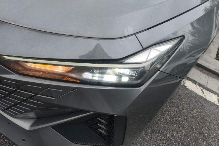 Used CHANGAN UNI-V 2022 1.5T Prestige Version Left Front Headlight